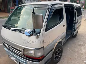 Toyota Dolphin Super GL 1997 Van (Used)