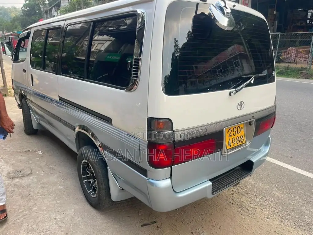 Toyota Dolphin Super GL 1997 Van (Used)