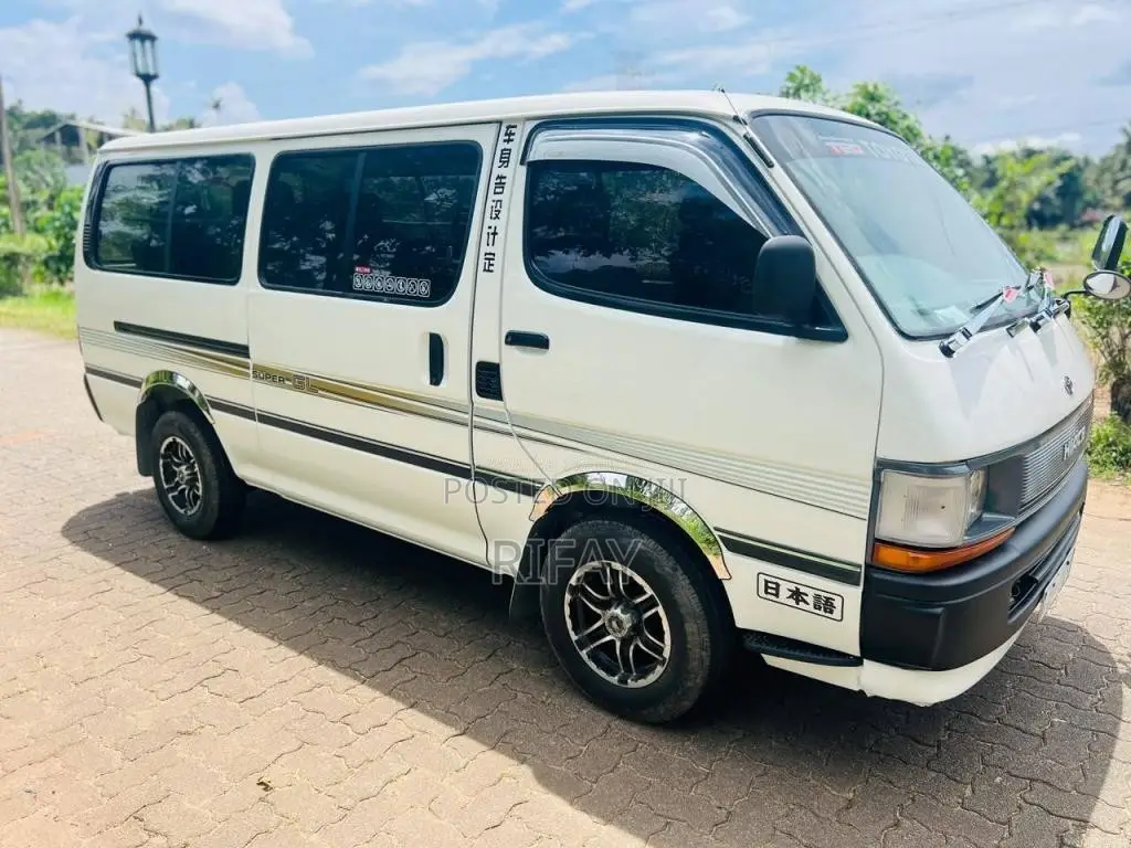 Toyota Dolphin 1992 Van (Used)
