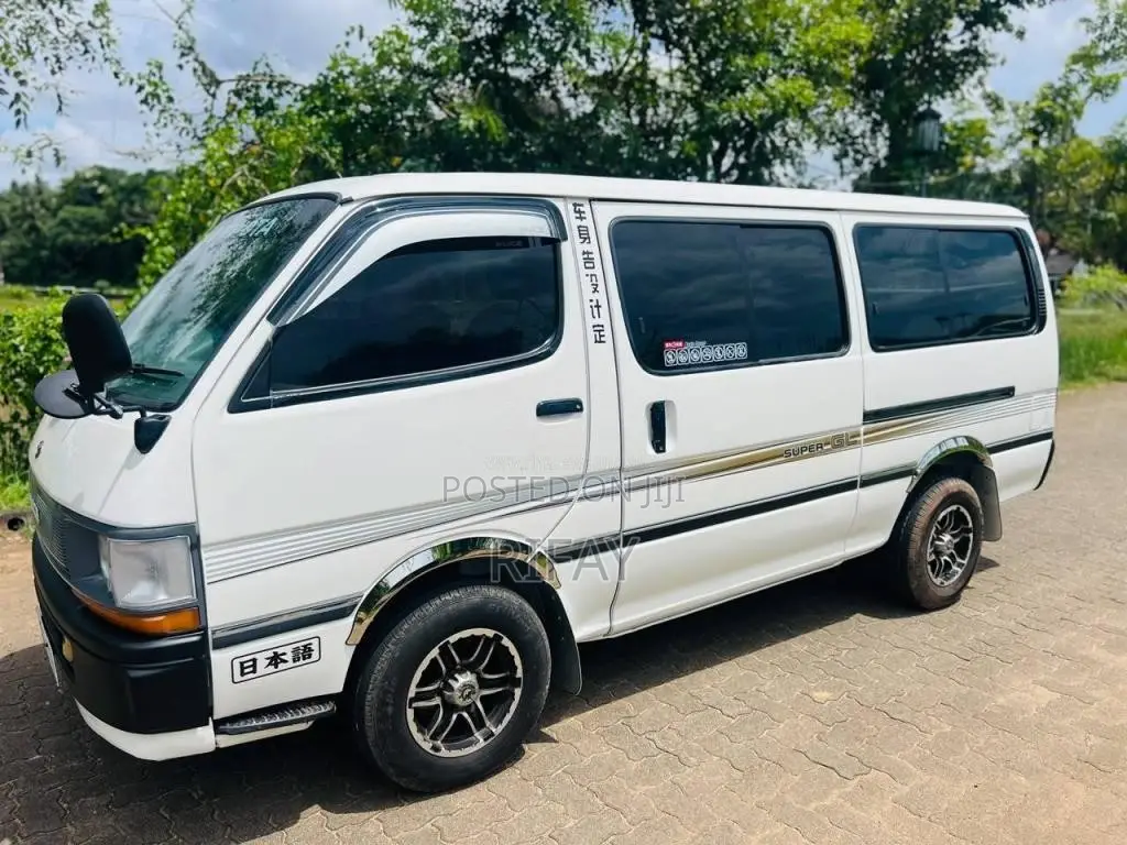 Toyota Dolphin 1992 Van (Used)
