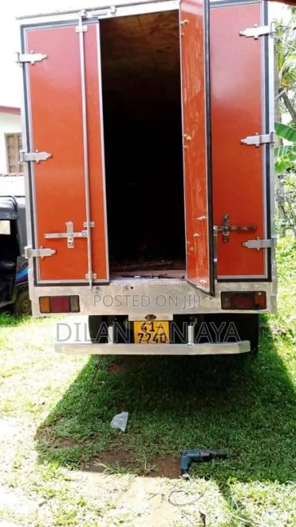 Mitsubishi Canter 1982 Lorry (Used)