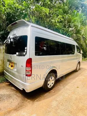 Toyota High Roof 2016 Van (Used)