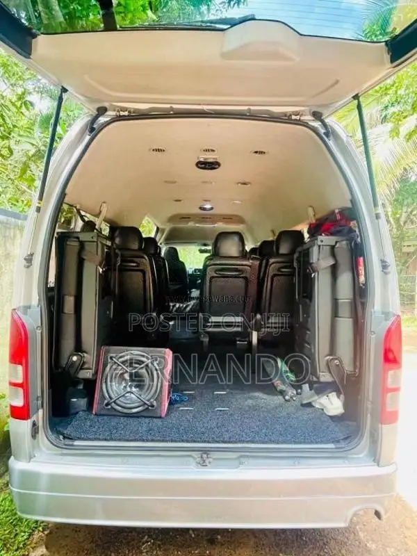 Toyota High Roof 2016 Van (Used)