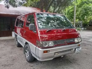 Mitsubishi PO5 1987 Van (Used)