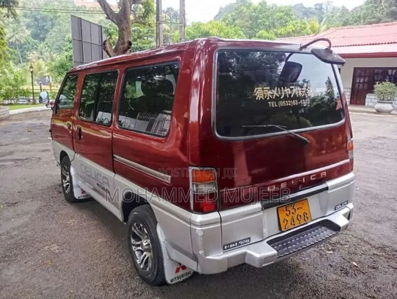 Mitsubishi PO5 1987 Van (Used)