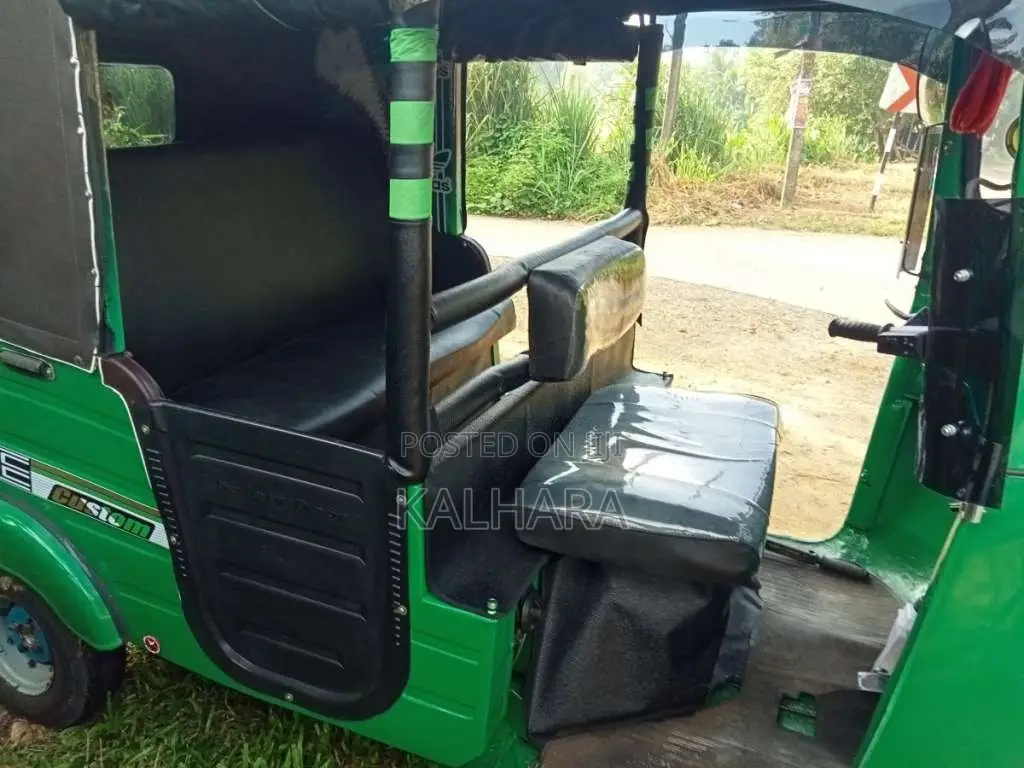 Bajaj 4 Stroke 2007 Three Wheel (Used)