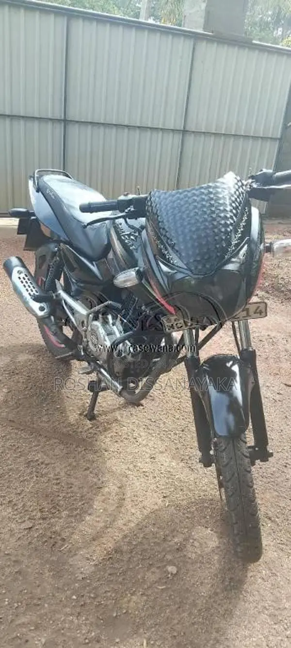Bajaj Pulsar 2015 Motorbike (Used)
