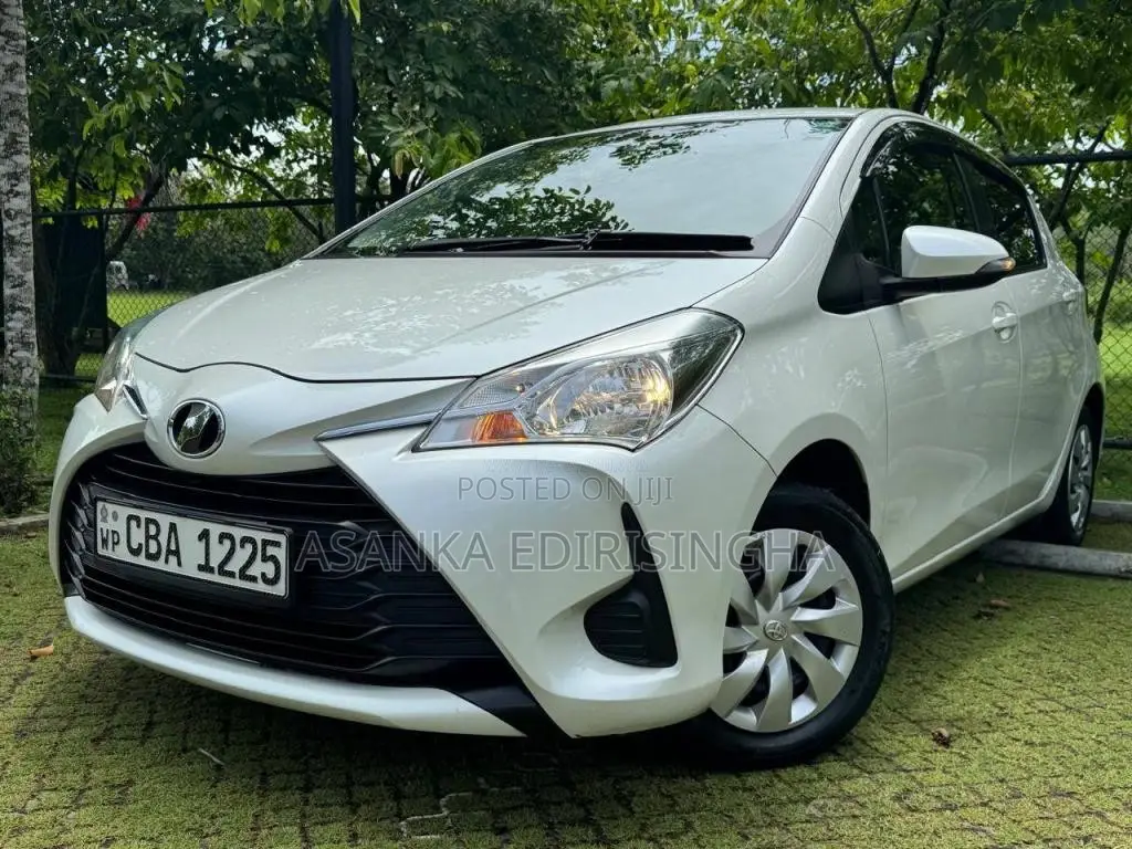 Toyota Vitz 2018 Car (Used)