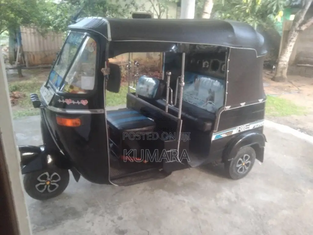 Bajaj 4 Stroke 2009 Three Wheel (Used)