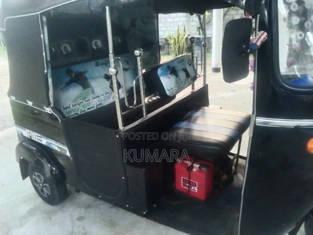 Bajaj 4 Stroke 2009 Three Wheel (Used)