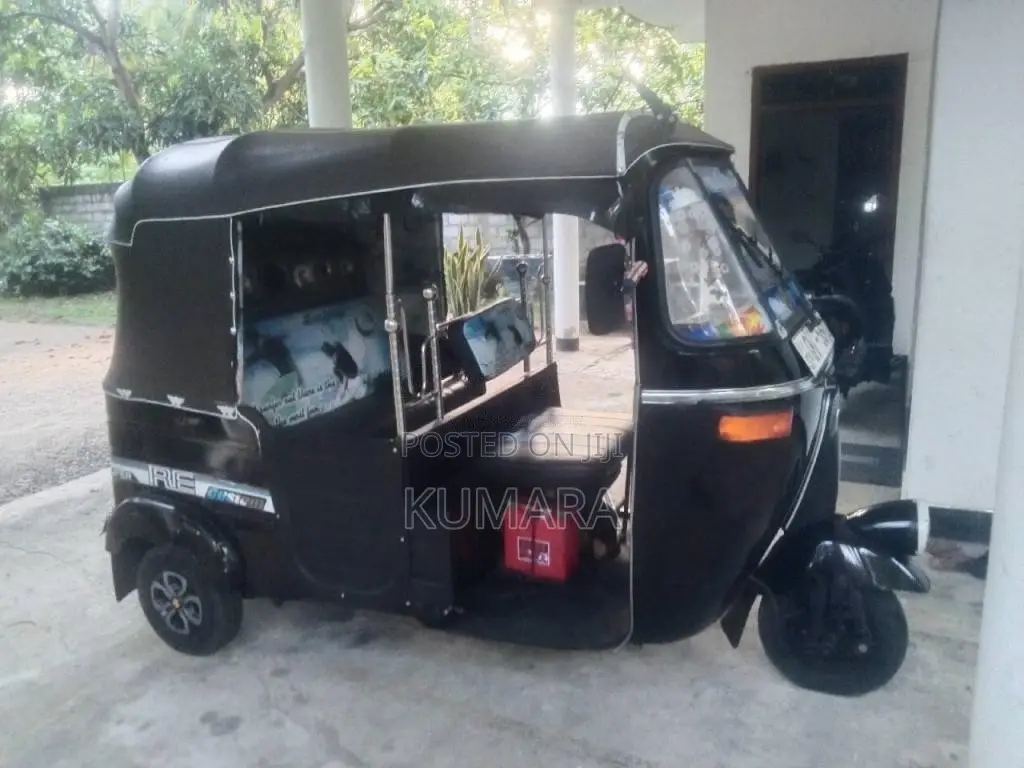 Bajaj 4 Stroke 2009 Three Wheel (Used)
