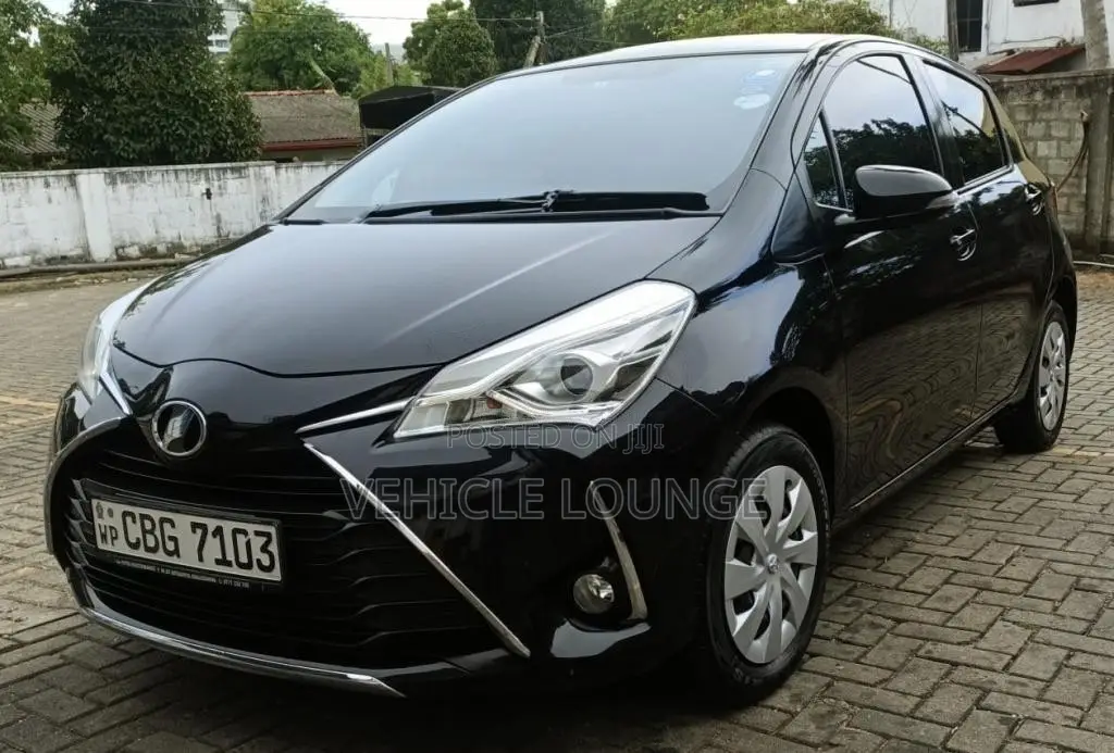 Toyota Vitz 2017 Car (Used)