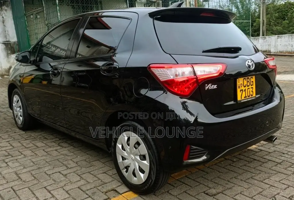Toyota Vitz 2017 Car (Used)