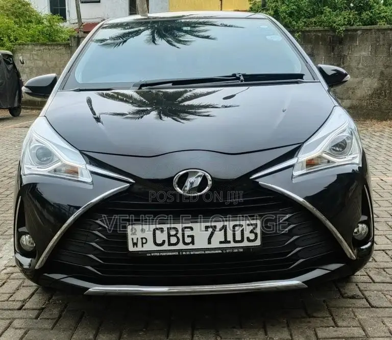 Toyota Vitz 2017 Car (Used)