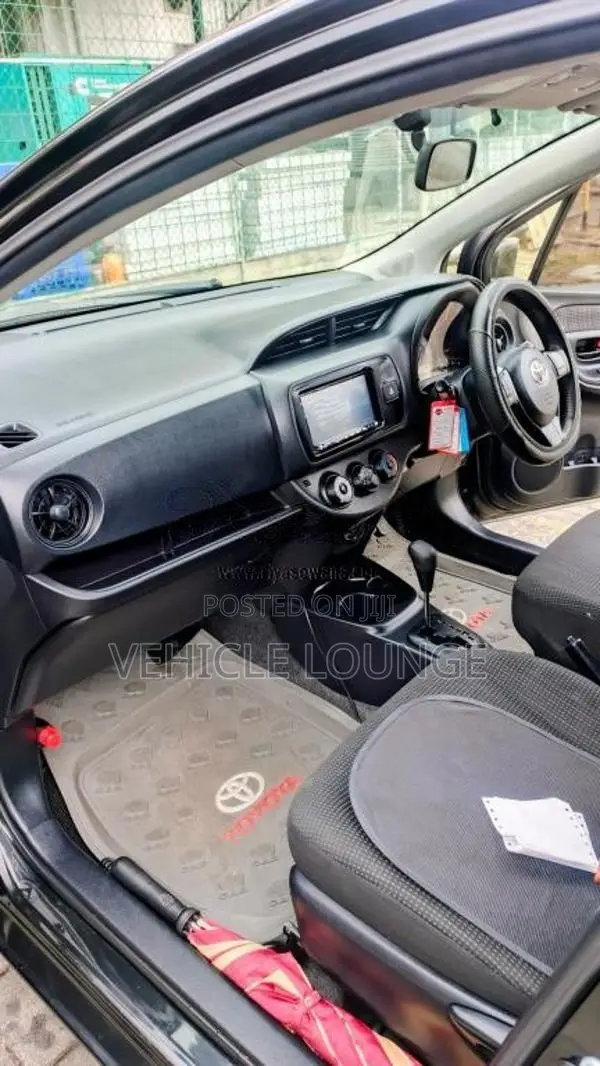 Toyota Vitz 2017 Car (Used)