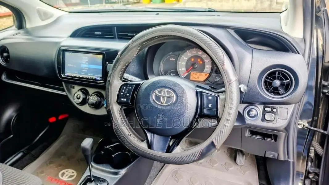 Toyota Vitz 2017 Car (Used)