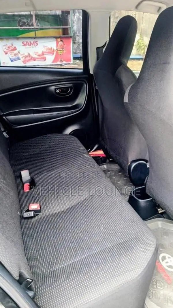 Toyota Vitz 2017 Car (Used)