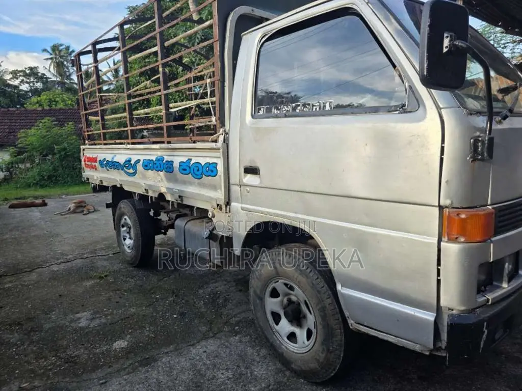 Isuzu ELF 1979 Lorry (Used)