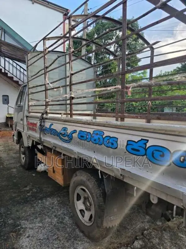 Isuzu ELF 1979 Lorry (Used)