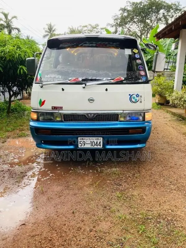 Nissan Caravan 1992 Van (Used)