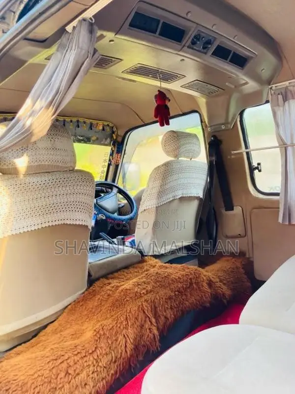 Nissan Caravan 1992 Van (Used)