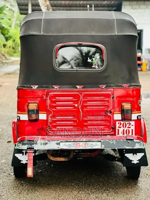 Bajaj 2stok 1999 Three Wheel (Used)