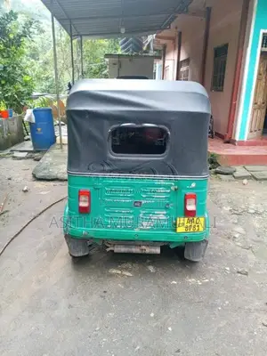 Bajaj 4 stroke 2014 Three Wheel (Used)