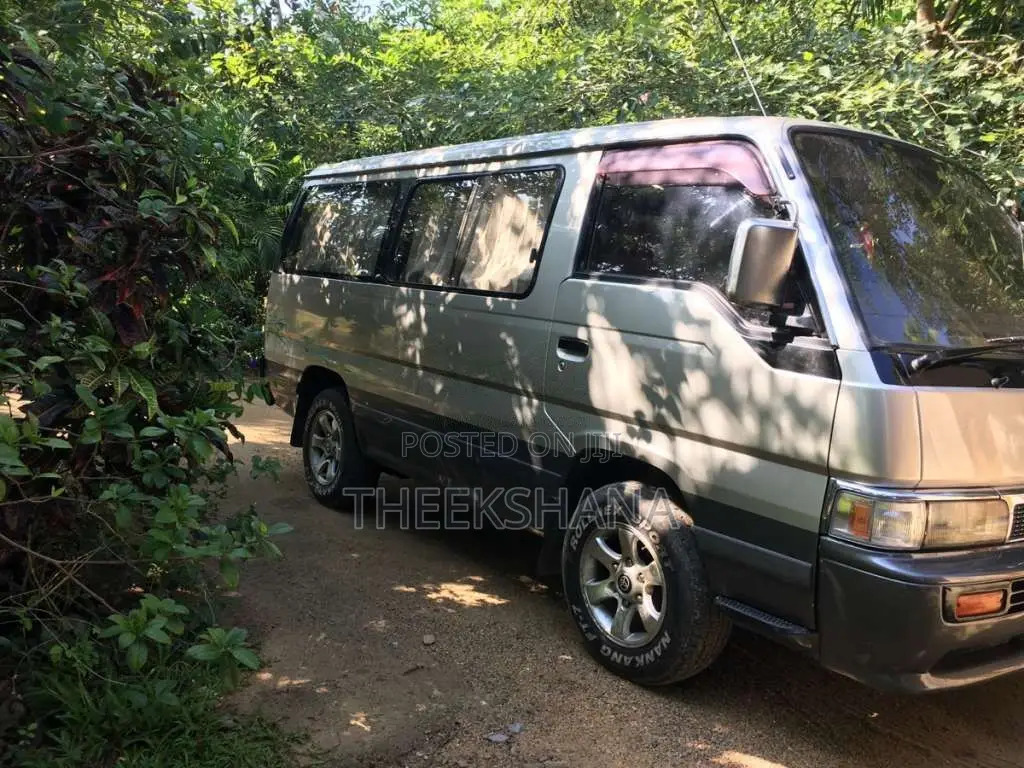 Nissan Caravan 1995 Van (Used)