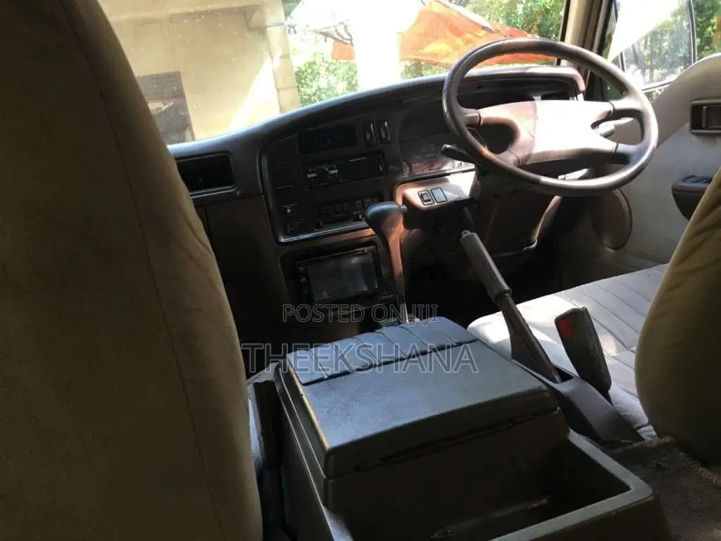 Nissan Caravan 1995 Van (Used)