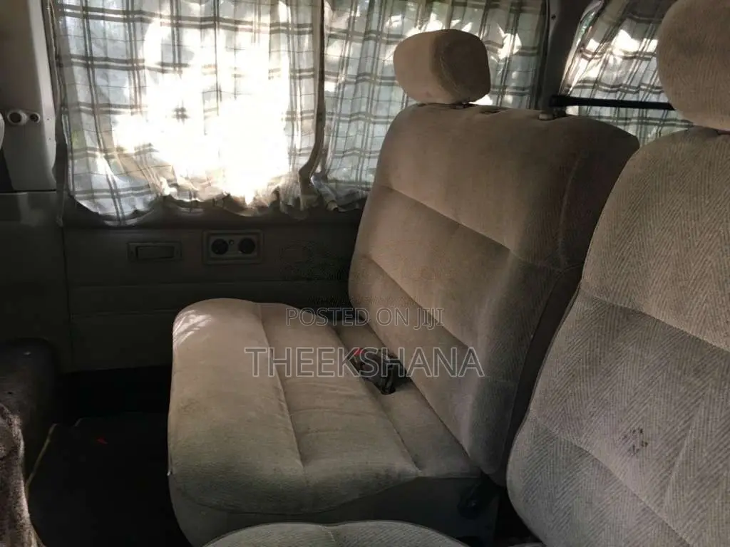 Nissan Caravan 1995 Van (Used)