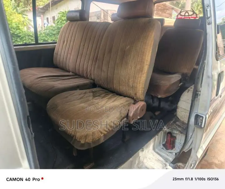 Toyota HIACE 1987 Van (Used)