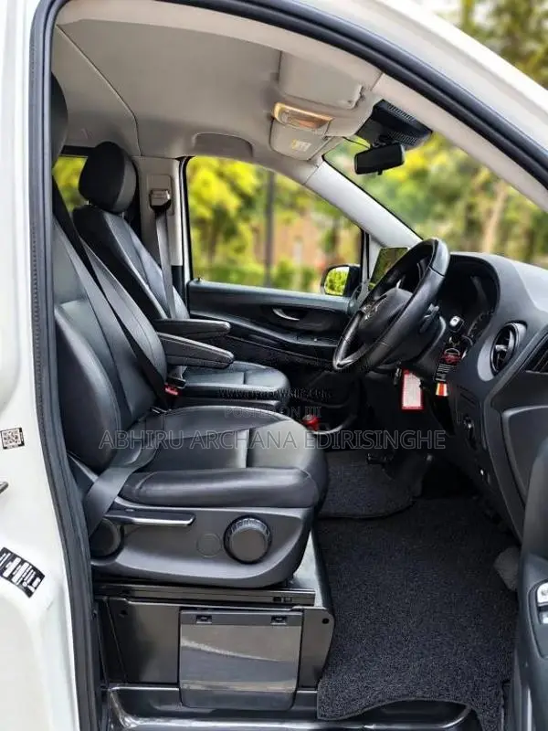 Mercedes-Benz 116 CDI Vito Mixto 2017 Van (Used)