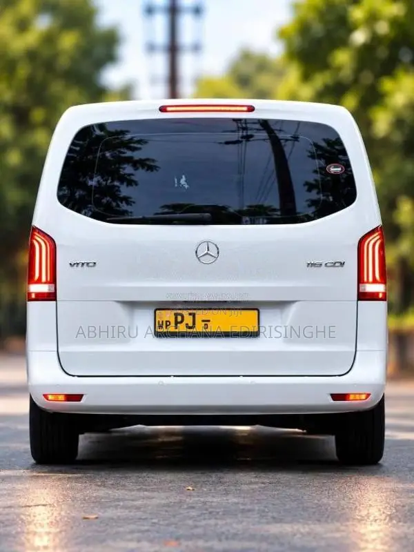 Mercedes-Benz 116 CDI Vito Mixto 2017 Van (Used)