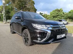 Mitsubishi Outlander NAVI PREMIUM PLUS 2016 SUV (Used)