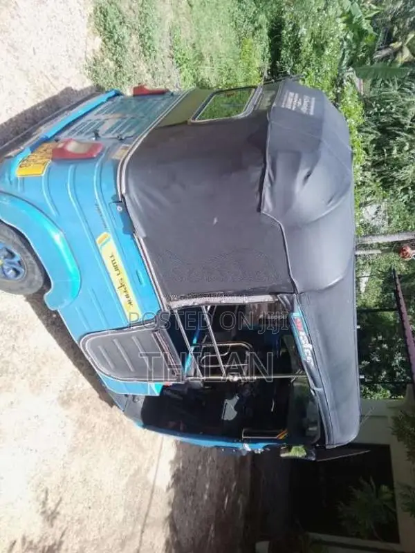 Bajaj 4 Stroke 2014 Three Wheel (Used)