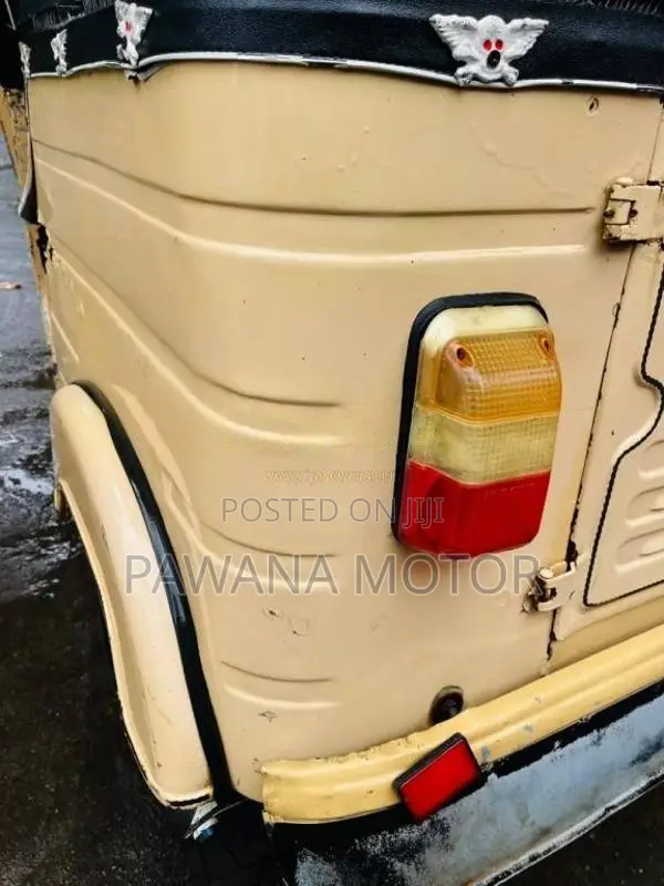 Bajaj 2 Stroke 2004 Three Wheel (Used)