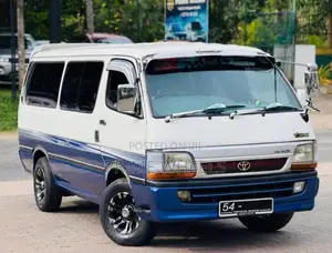 Toyota Hiace Dolphin LH113 1990 Van (Used)