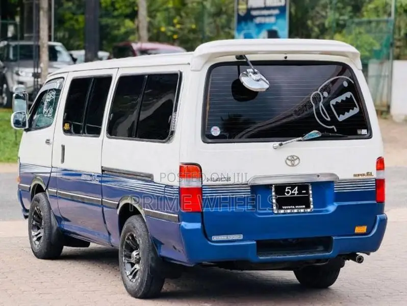 Toyota Hiace Dolphin LH113 1990 Van (Used)