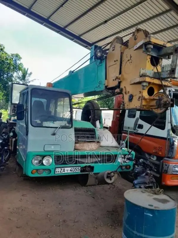 Mitsubishi Crane 1994 Heavy-Duty (Used)