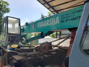 Mitsubishi Crane 1994 Heavy-Duty (Used)