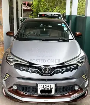 Toyota CHR GT Brown Top 2019 SUV (Used)