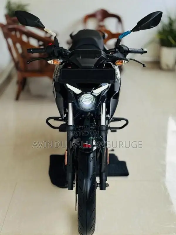 Bajaj Pulsar N160 2025 Motorbike (Used)