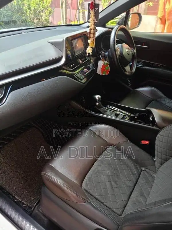 Toyota CHR NGX50 Turbo 2018 SUV (Used)