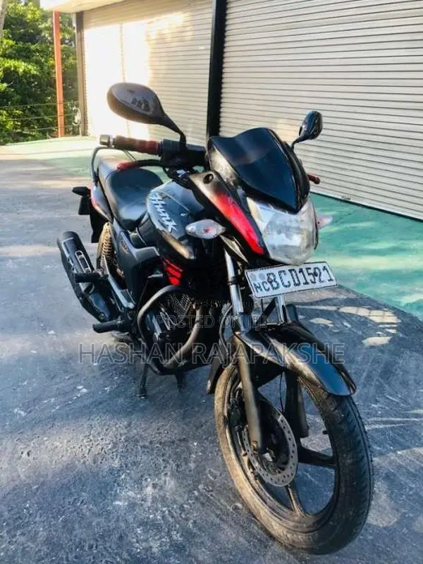 Hero Hunk 2015 Motorbike (Used)
