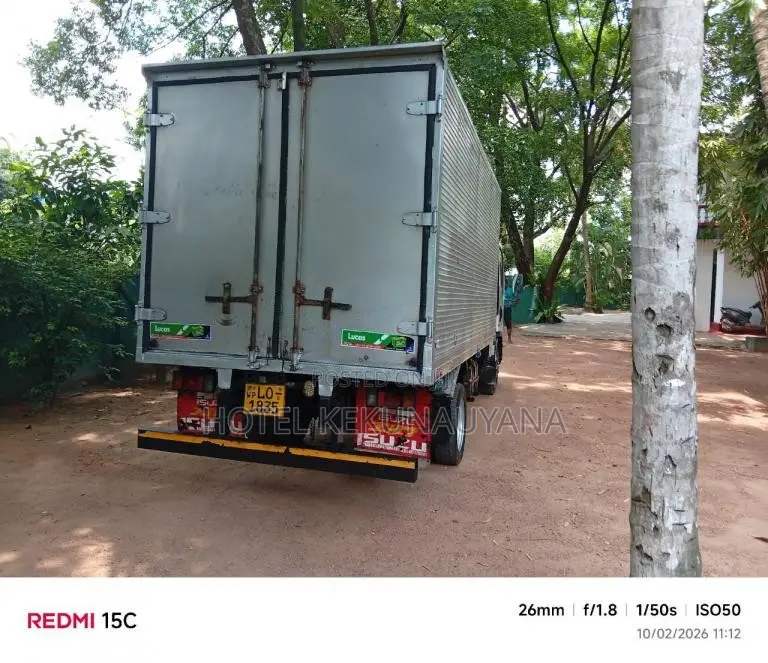 Isuzu ELF 2013 Lorry (Used)