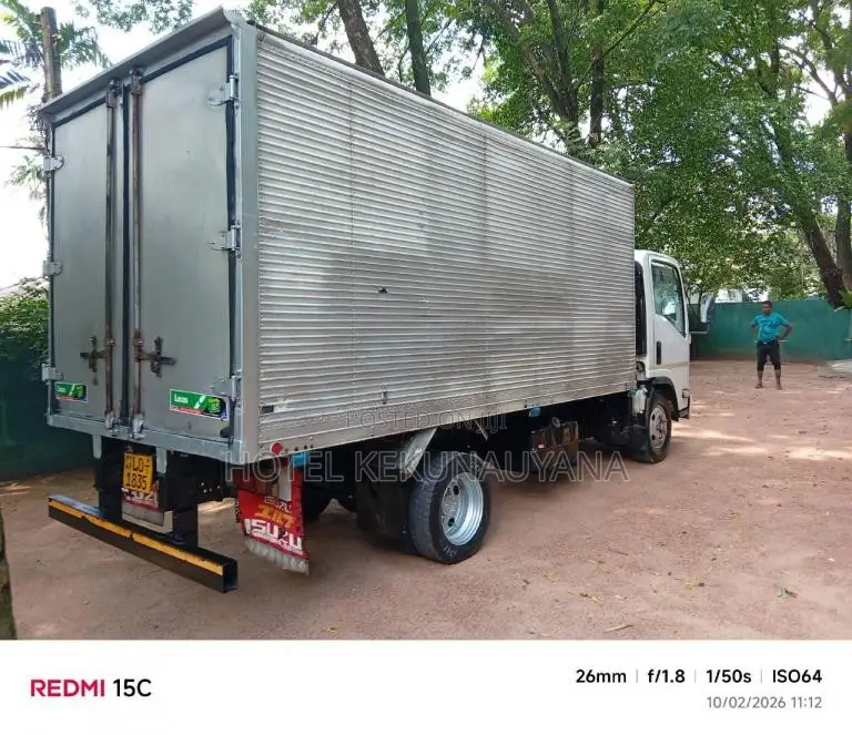 Isuzu ELF 2013 Lorry (Used)