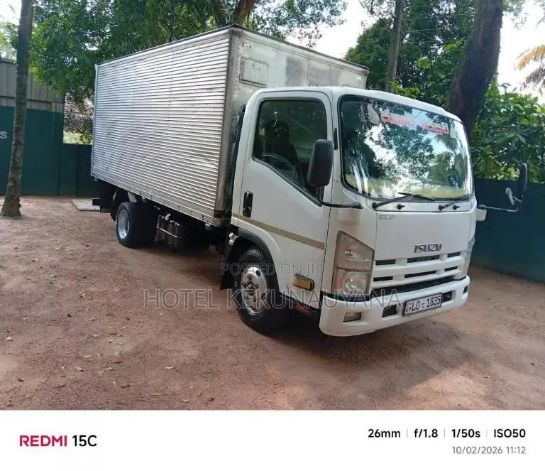 Isuzu ELF 2013 Lorry (Used)