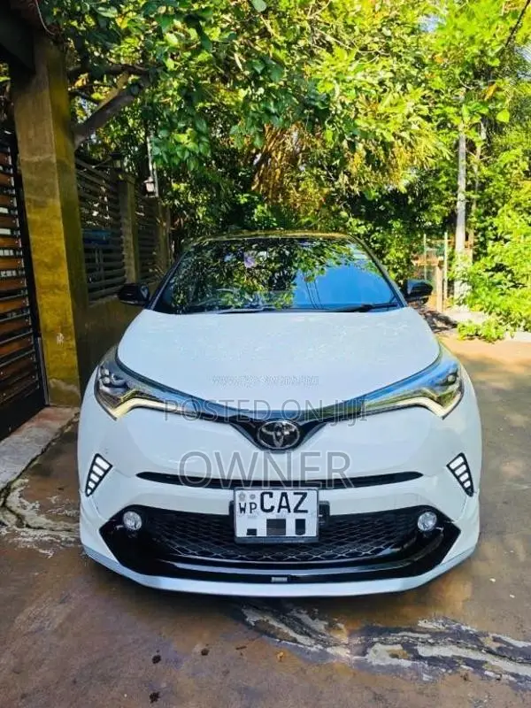 Toyota CHR NGX50 2018 SUV (Used)