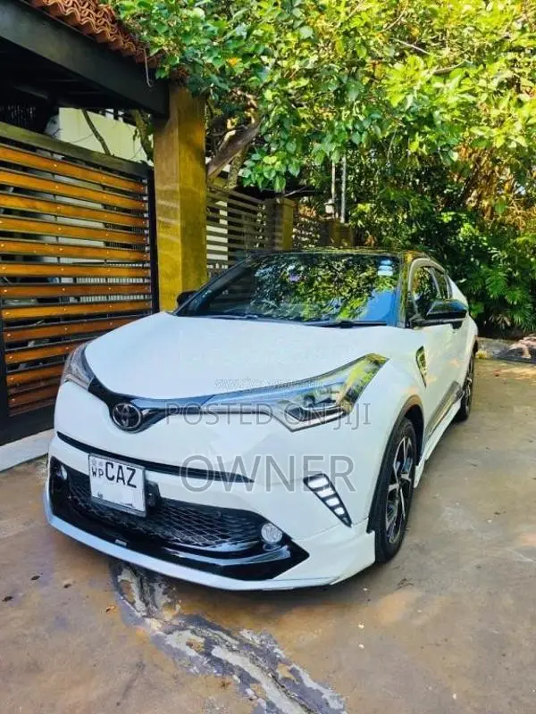 Toyota CHR NGX50 2018 SUV (Used)