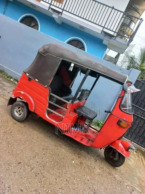 Bajaj RE 2 Stroke 2005 Three Wheel (Used)